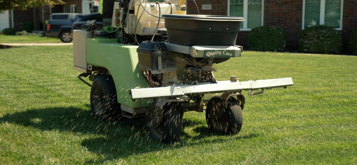Late-Summer-Application Late summer lawn application